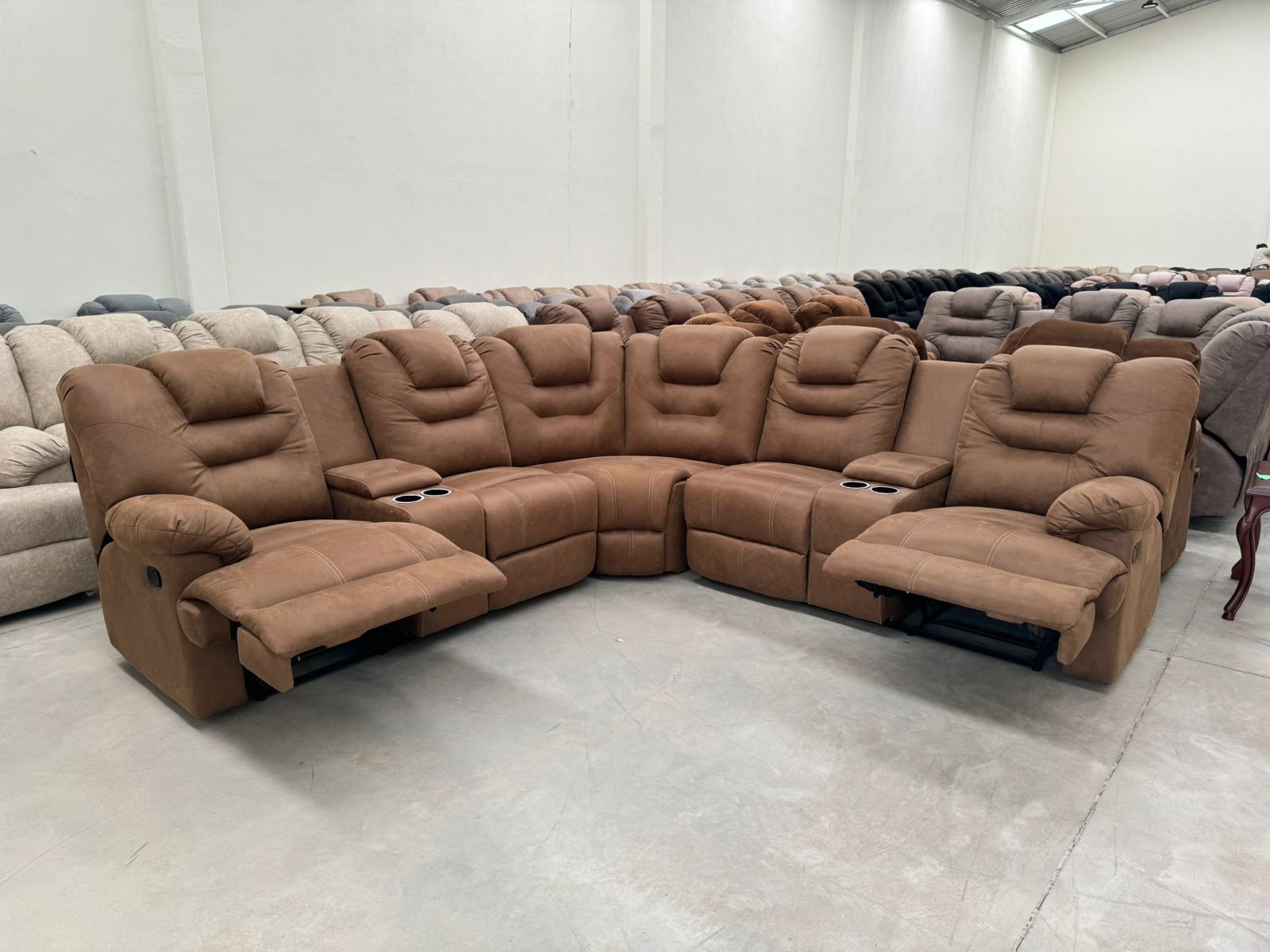 Sala esquinera con 2 reclinables y masaje imagen 5