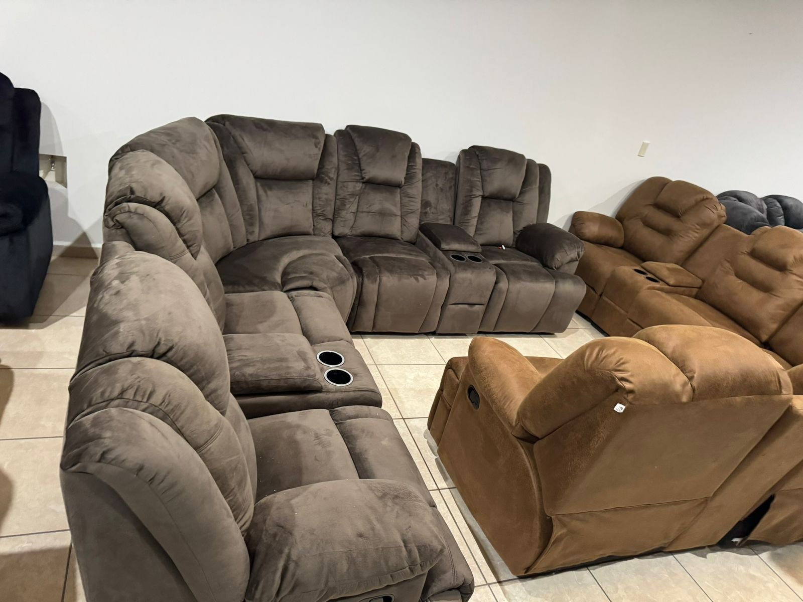 Sala esquinera con 2 reclinables y masaje imagen 7