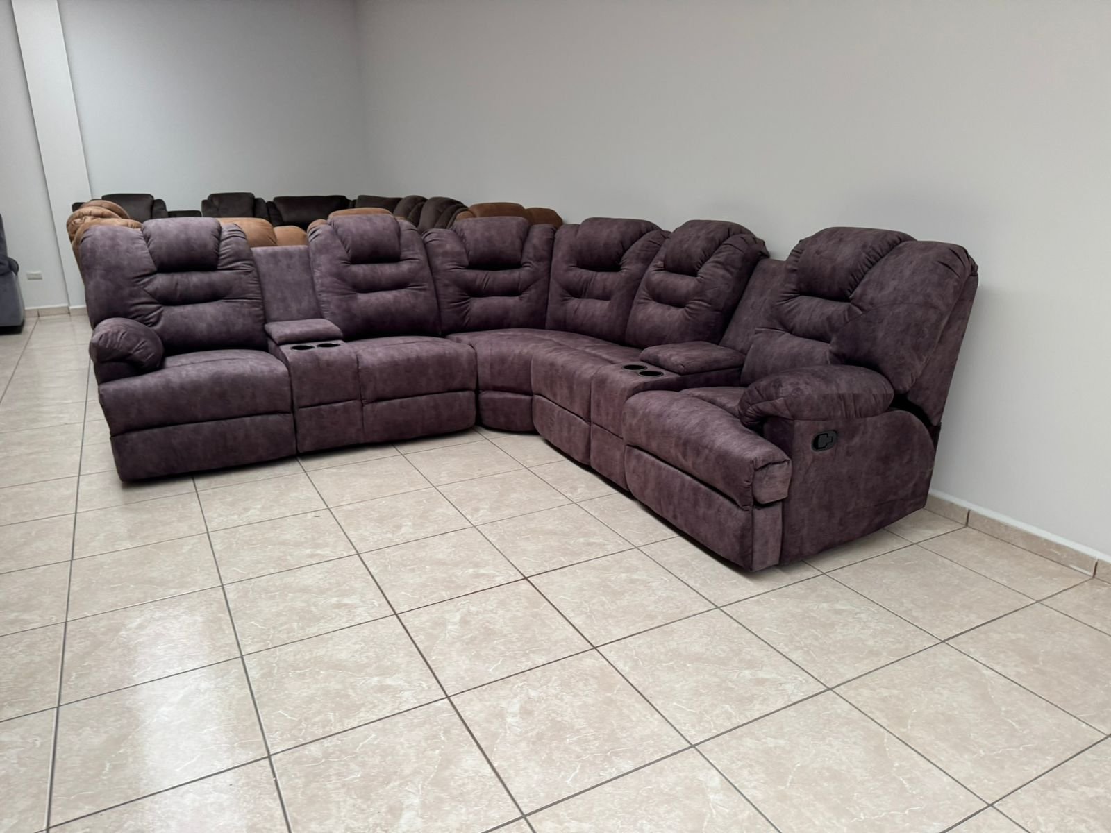 Sala esquinera con 2 reclinables y masaje imagen 8