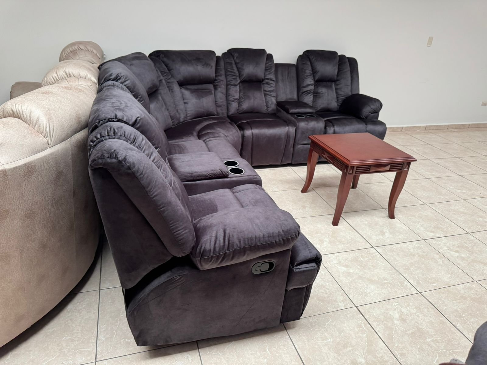Sala esquinera con 2 reclinables y masaje imagen 9