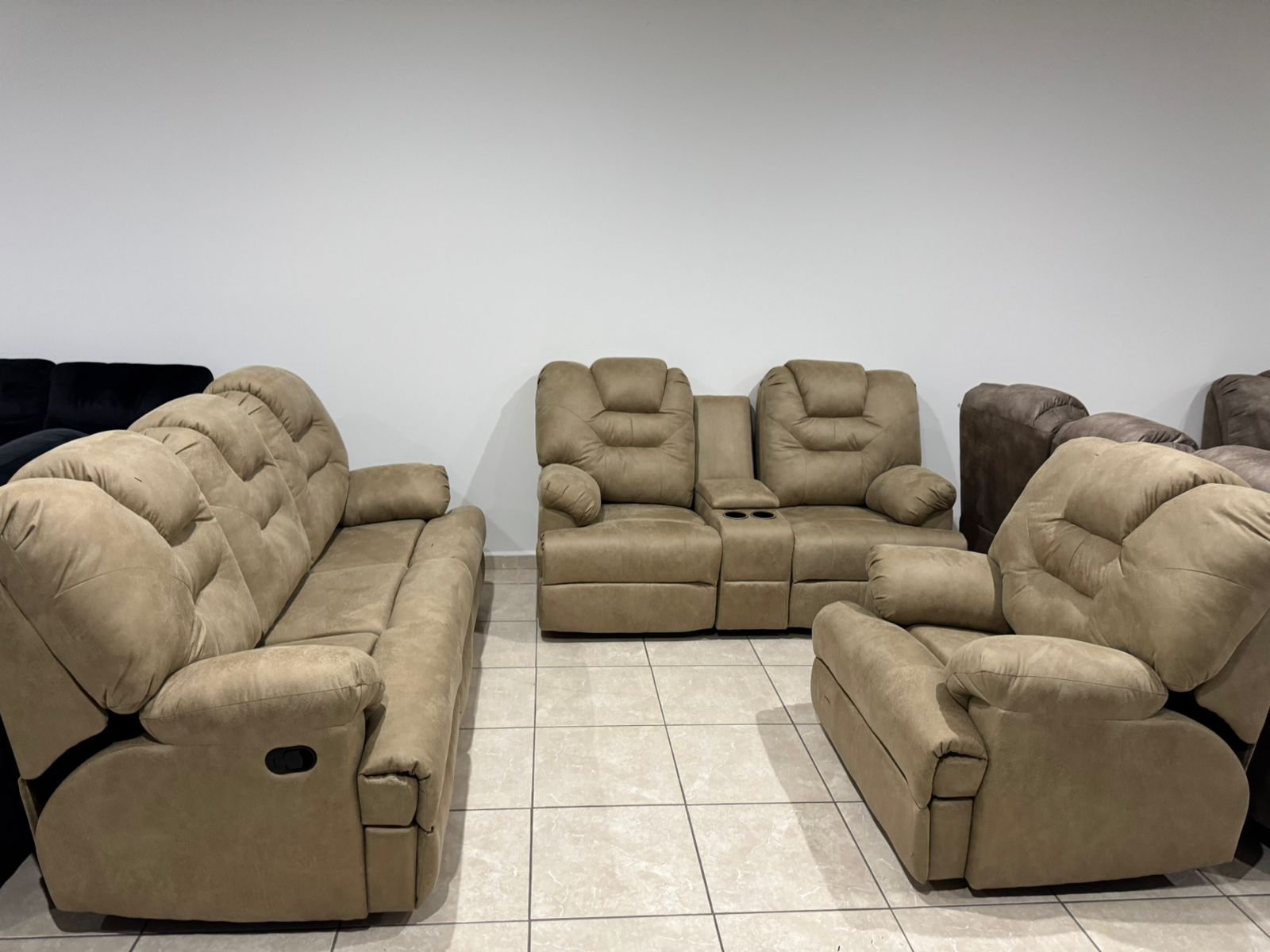 Sala 3,2,1 con 5 asientos reclinables imagen 1