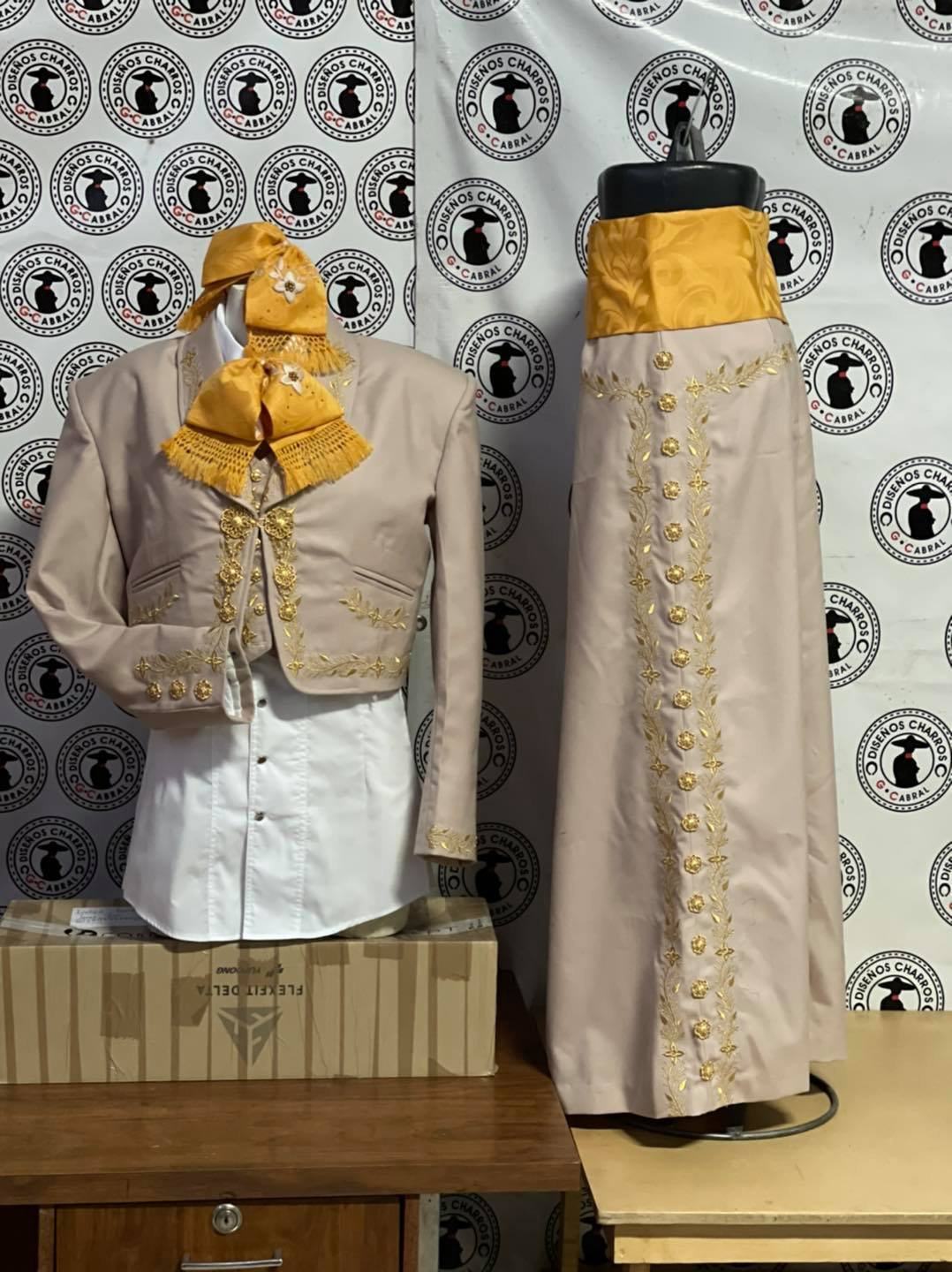 Trajes Mujer imagen 9